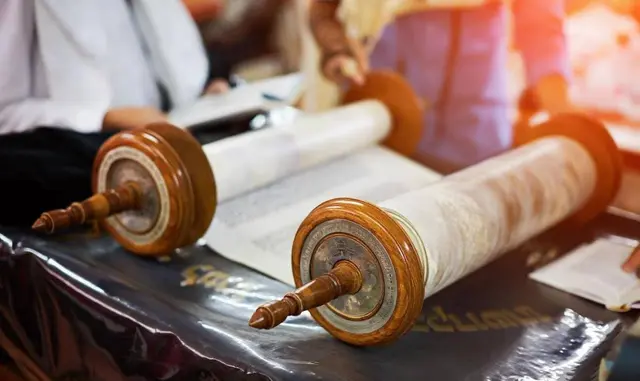 The Jewish Bible: Its History As A Physical Artifact.